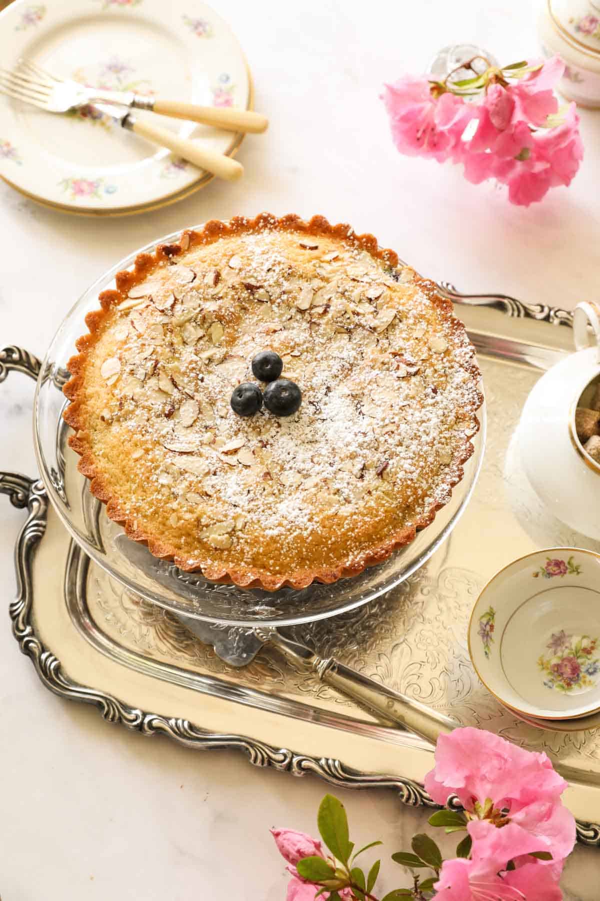 Blueberry cake with almond and cinnamon recipe