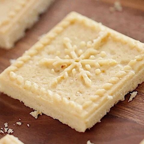 Holiday Shortbread Recipe - Entertaining with Beth