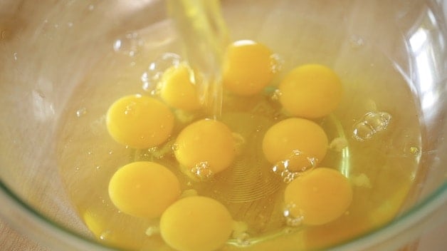 10 eggs in clear bowl