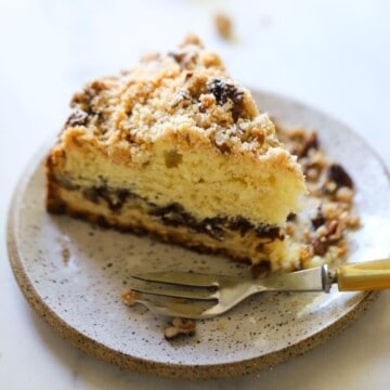 a coffee cake with crumb topping