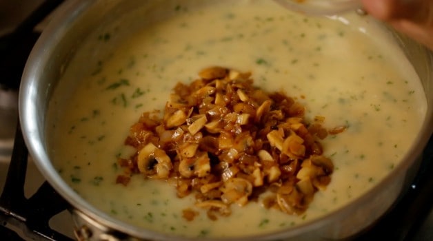 white wine sauce for chicken with mushrooms and shallots