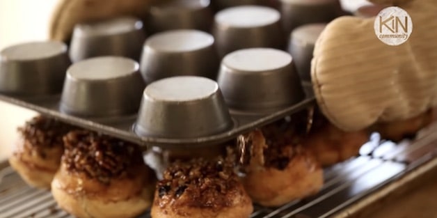 Releasing sticky buns from muffin tin