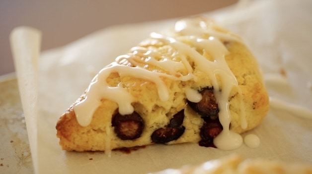 Blueberry scones with lemon glaze