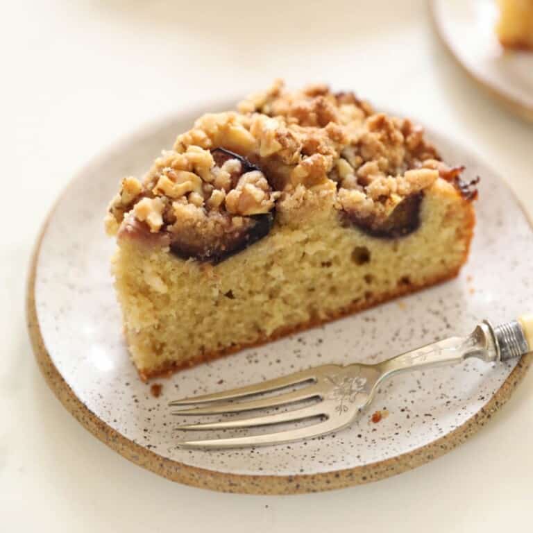 Fresh Fig Cake Recipe with Crumb Topping