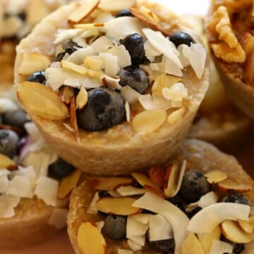 Oatmeal Cups Frozen with Coconut Blueberries and Nuts