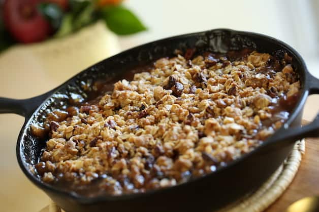 Easy Apple Crisp in a cast-iron skillet