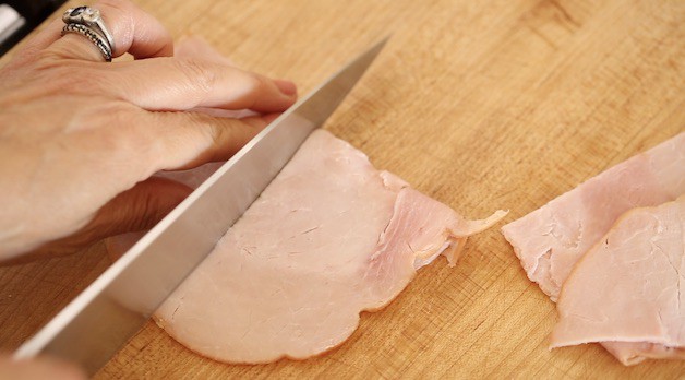 slicing ham in half