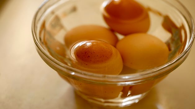 eggs in bowl with water