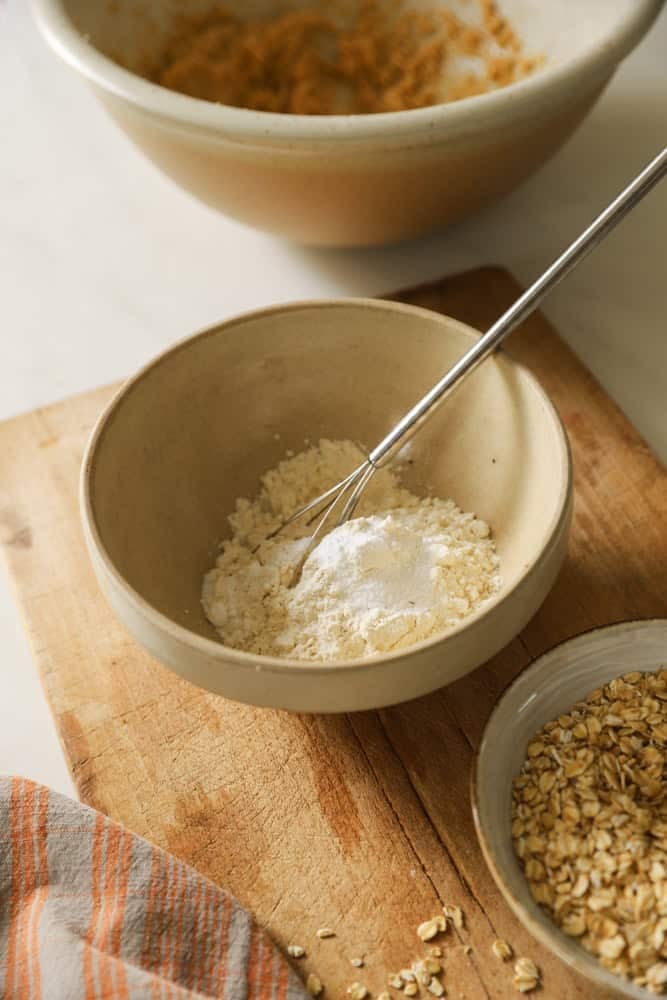Dry ingredients in a bowl with oatmeal.
