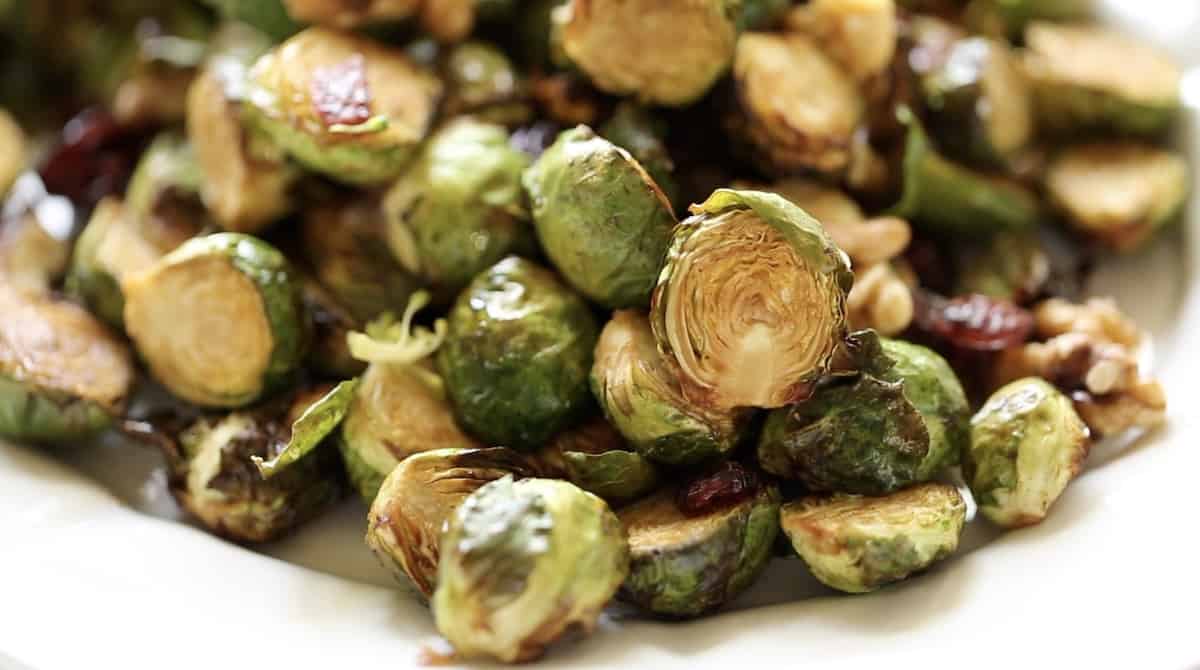 detail of air fryer brussel sprouts showing crispy texture