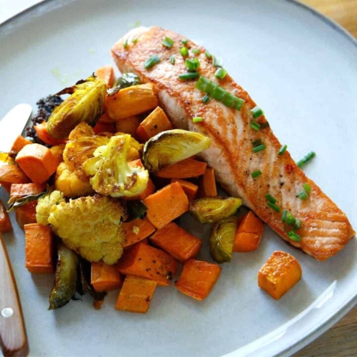 Pan Seared Salmon with Veggies