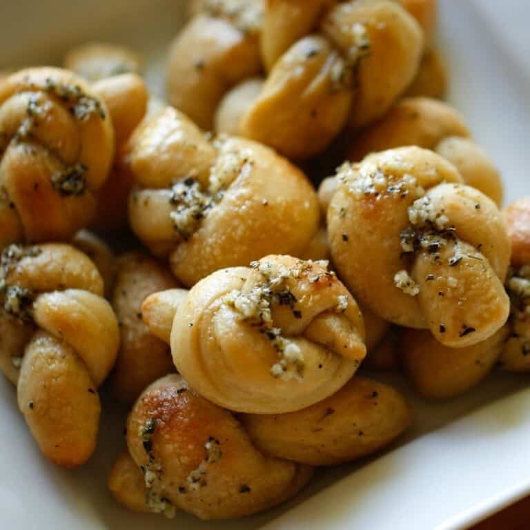 Garlic Knots with Pizza Dough