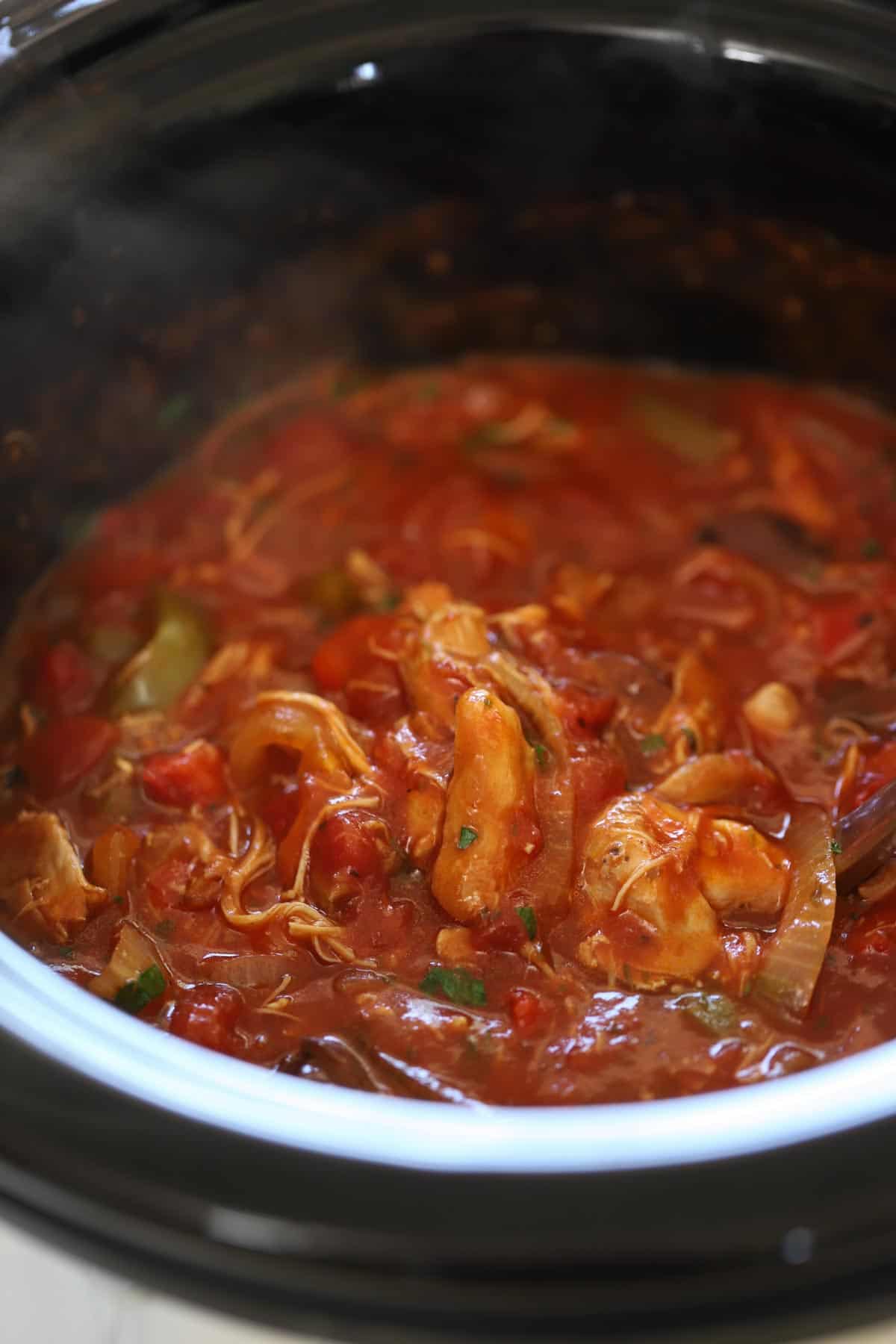 chicken cacciatore in a slow cooker